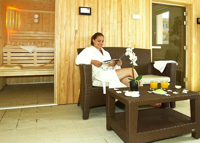 Les Isles De Sola, Grandcamp, * Grandcamp-Maisy